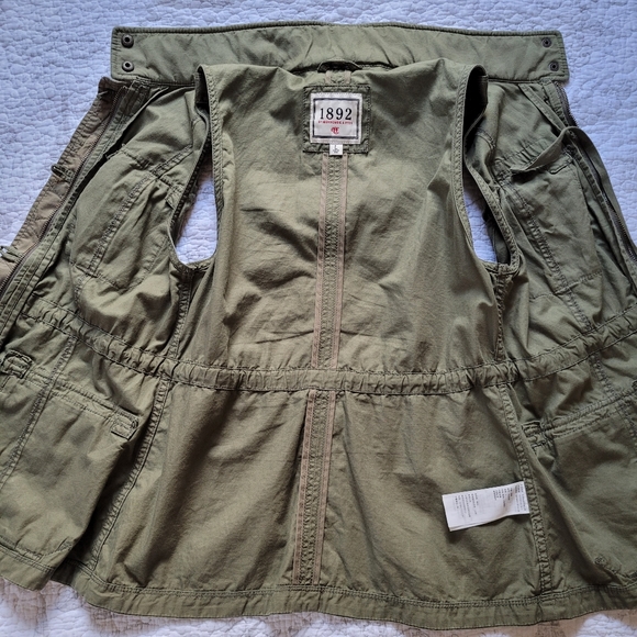 Abercrombie & Fitch Army Green Vest - Picture 7 of 7